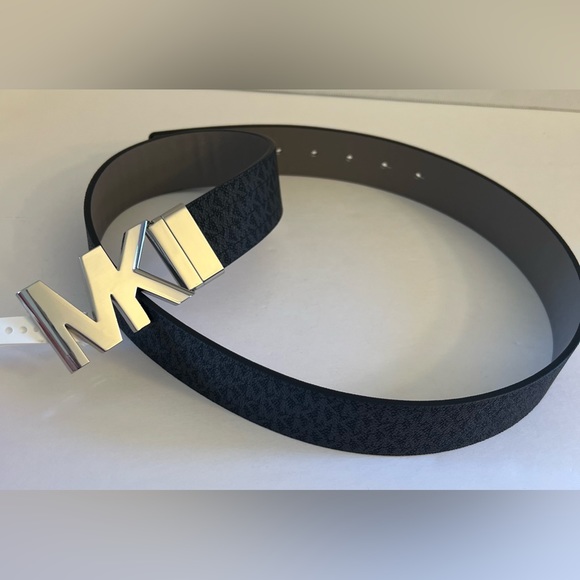 New MICHAEL KORS Twist Reversible Mk Logo Black Grey BELT Size Xtra Large - Picture 5 of 16